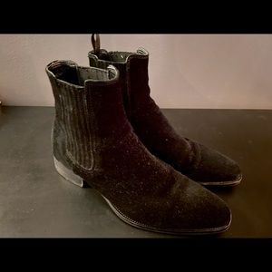 ALDO • Suede Chelsea Boots